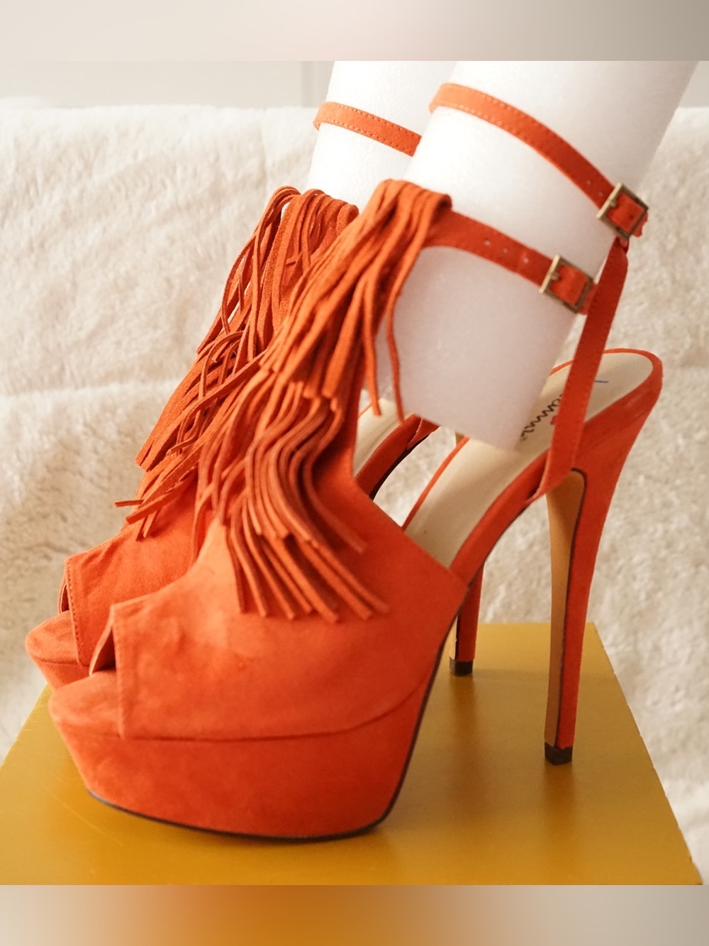 Luichiny Look Ahead Orange Faux Suede Fringe Platform Heels Sandals Sz 10M